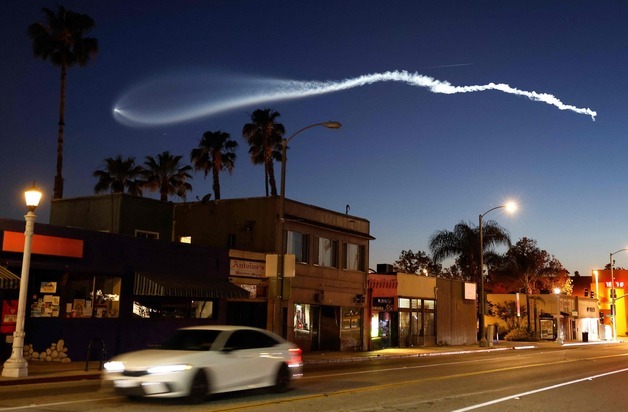 [포토] 날아가는 스페이스X 로켓