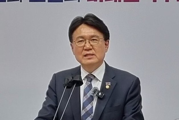 황운하 "행정수도 특별법 심의 늦춰"…민주·국힘 싸잡아 비판