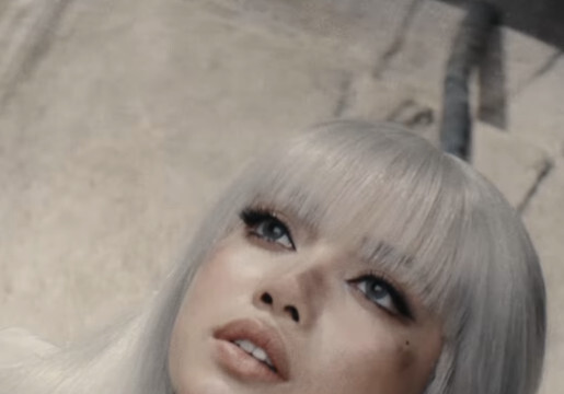 블핑 리사, 은발의 '배드 엔젤' 됐다…애니마와 협업곡 발표