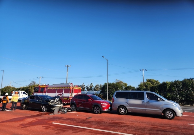 서귀포 남원읍서 차량 4대 연쇄 추돌…5명 경상