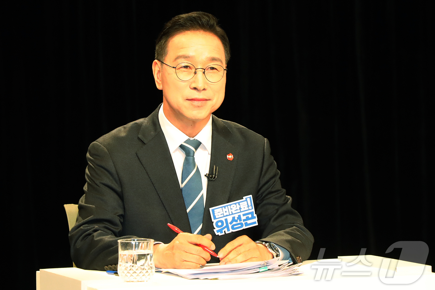 (제주=뉴스1) 오미란 기자 = 위성곤 국회의원(제주 서귀포시)이 7일 오후 제주시 KBS제주방송총국 공개홀에서 열린 더불어민주당 제주도지사 본경선 후보자 합동 토론회에서 토론 준 …