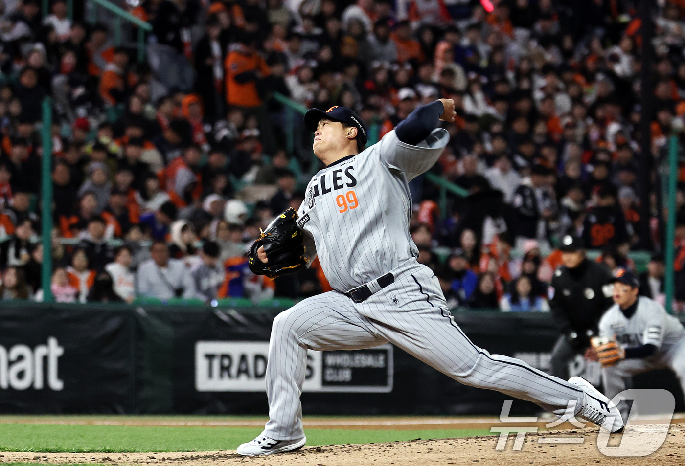 (인천=뉴스1) 구윤성 기자 = 7일 오후 인천 미추홀구 SSG랜더스필드에서 열린 프로야구 '2026 신한 SOL KBO리그' SSG 랜더스와 한화 이글스의 경기, 한화 선발투수 …