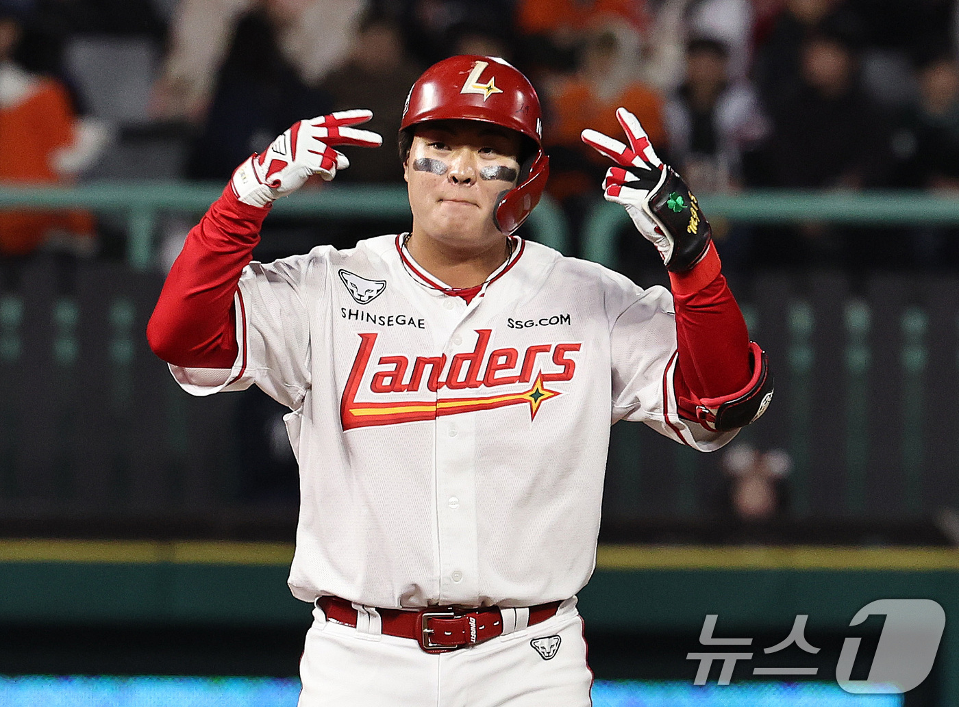 (인천=뉴스1) 구윤성 기자 = 7일 오후 인천 미추홀구 SSG랜더스필드에서 열린 프로야구 '2026 신한 SOL KBO리그' SSG 랜더스와 한화 이글스의 경기, 4회말 SSG의 …