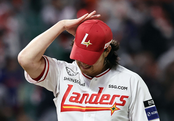 이닝 마친 SSG 문승원 '짜릿해'