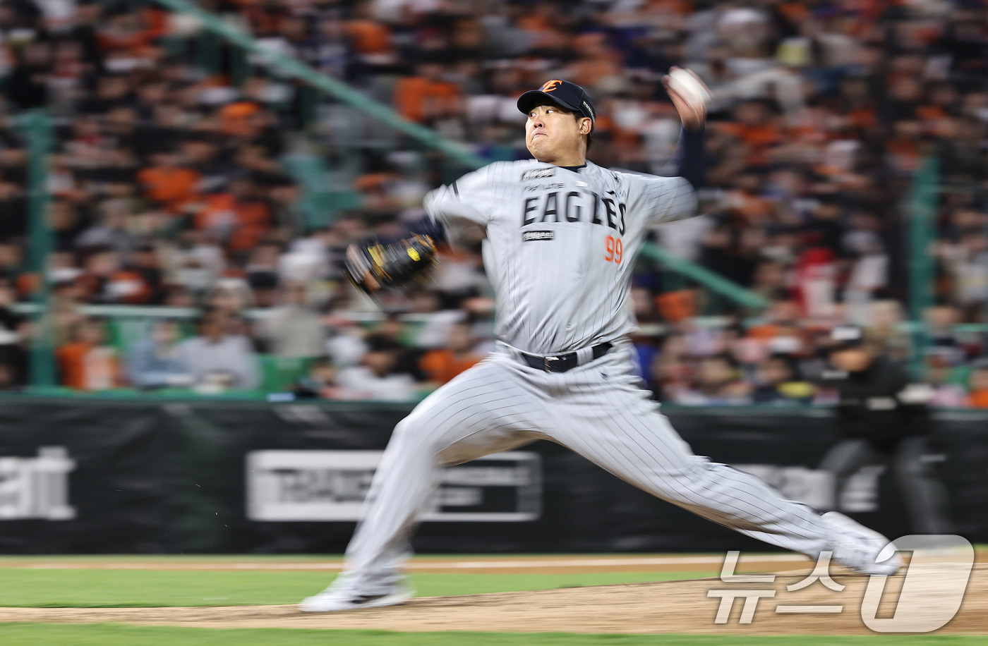 (인천=뉴스1) 구윤성 기자 = 7일 오후 인천 미추홀구 SSG랜더스필드에서 열린 프로야구 '2026 신한 SOL KBO리그' SSG 랜더스와 한화 이글스의 경기, 한화 선발투수 …