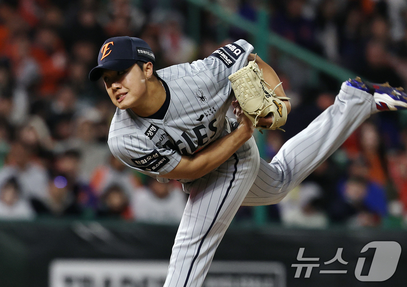 (인천=뉴스1) 구윤성 기자 = 7일 오후 인천 미추홀구 SSG랜더스필드에서 열린 프로야구 '2026 신한 SOL KBO리그' SSG 랜더스와 한화 이글스의 경기, 8회말 등판한 …