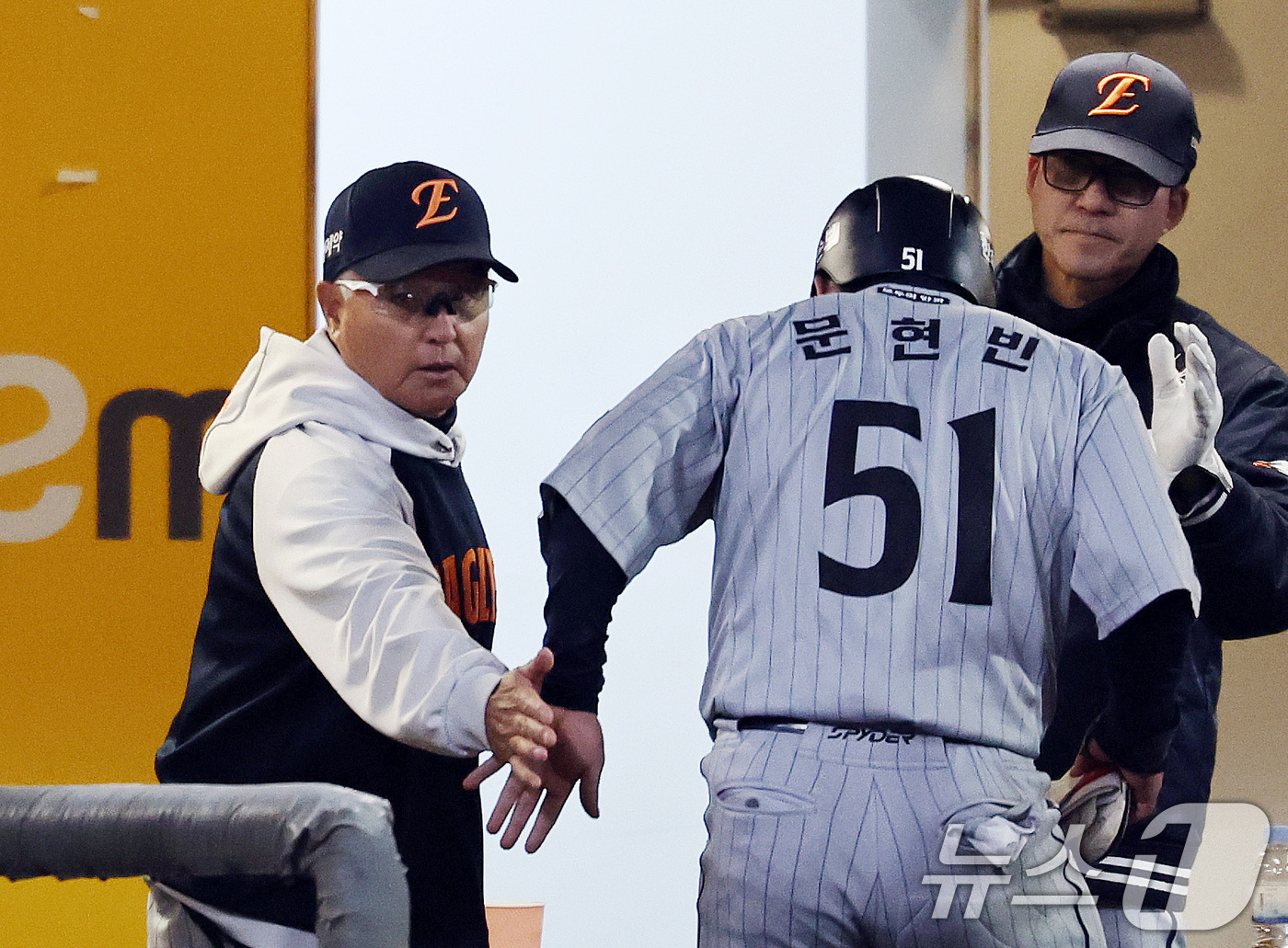 (인천=뉴스1) 구윤성 기자 = 7일 오후 인천 미추홀구 SSG랜더스필드에서 열린 프로야구 '2026 신한 SOL KBO리그' SSG 랜더스와 한화 이글스의 경기, 김경문 한화 감 …