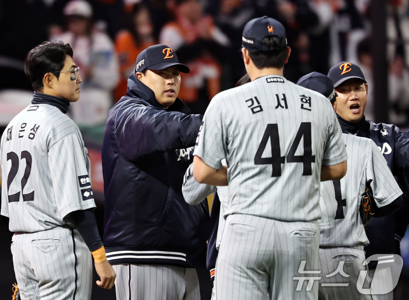 (인천=뉴스1) 구윤성 기자 = 7일 오후 인천 미추홀구 SSG랜더스필드에서 열린 프로야구 '2026 신한 SOL KBO리그' SSG 랜더스와 한화 이글스의 경기, 류현진을 비롯한 …