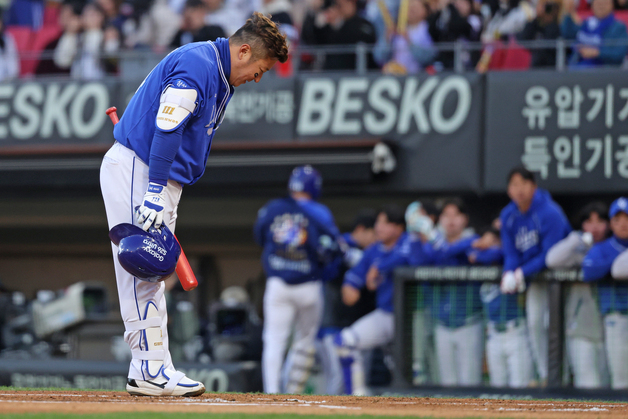 '친정팀 폭격' 삼성 최형우 "8회 2루타, 눈 감고 돌렸는데 운 좋았다"