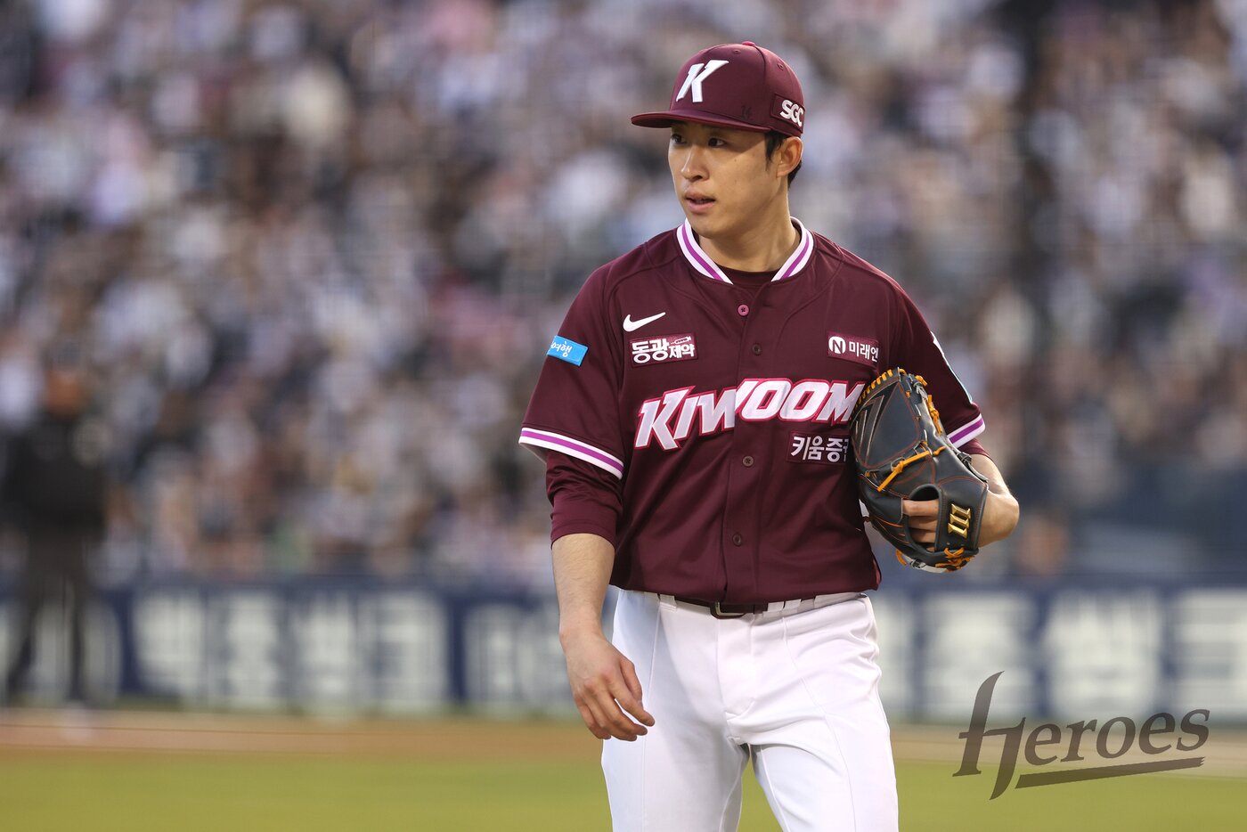 본문 이미지 - 역투하는 키움 히어로즈 투수 배동현. (키움 히어로즈 제공)