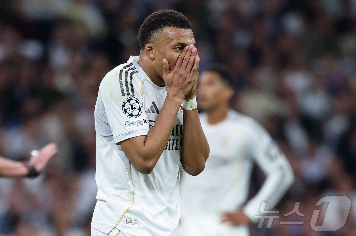 본문 이미지 - 레알 마드리드는 8일(한국시간) 열린 바이에른 뮌헨과 2025-26 UEFA 챔피언스리그 8강 1차전에서 1-2로 졌다. 사진은 킬리안 음바페. ⓒ AFP=뉴스1