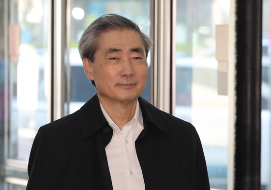 출근하는 신현송 한은총재 후보자