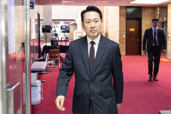 국회 출근하는 장동혁 대표