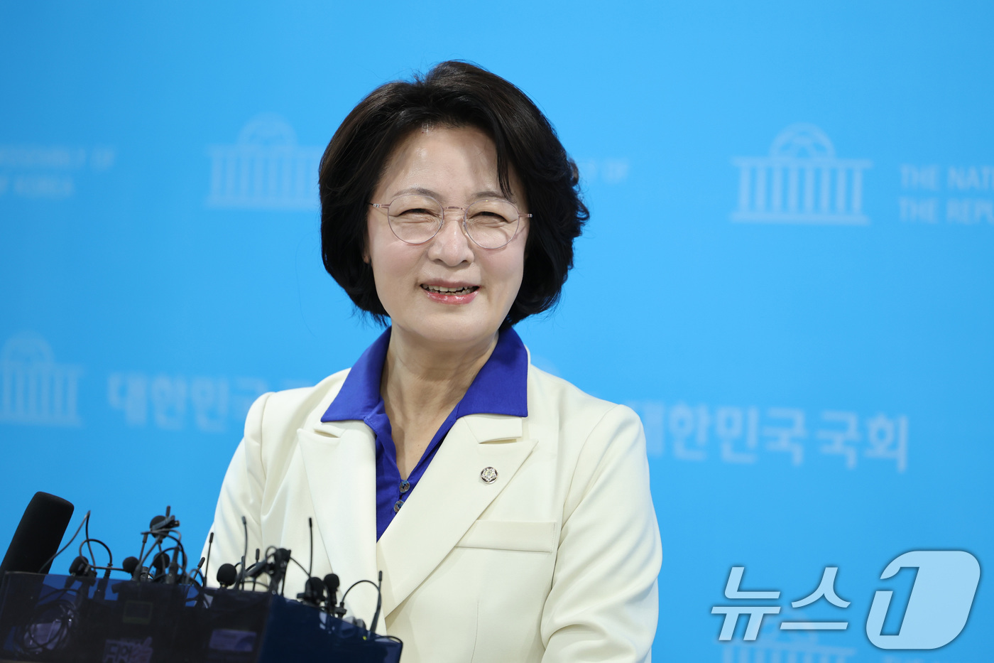 (서울=뉴스1) 신웅수 기자 = 더불어민주당 6·3 지방선거 경기도지사 후보로 확정된 추미애 의원이 8일 서울 여의도 국회 소통관에서 현안 기자회견을 하고 있다. 2026.4.8/ …