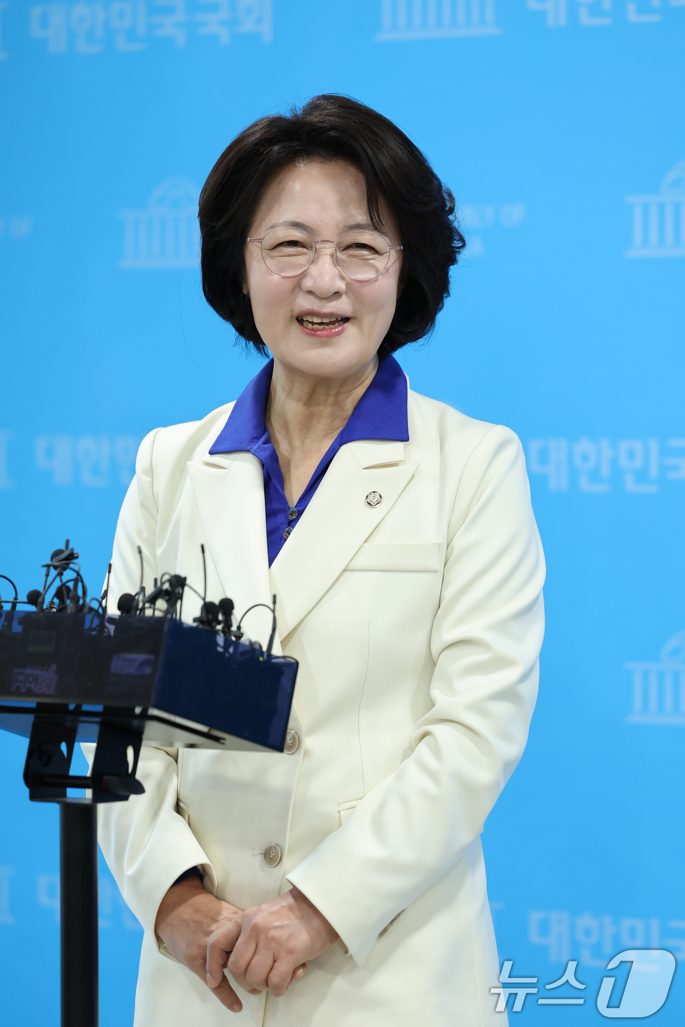 (서울=뉴스1) 신웅수 기자 = 더불어민주당 6·3 지방선거 경기도지사 후보로 확정된 추미애 의원이 8일 서울 여의도 국회 소통관에서 현안 기자회견을 하고 있다. 2026.4.8/ …