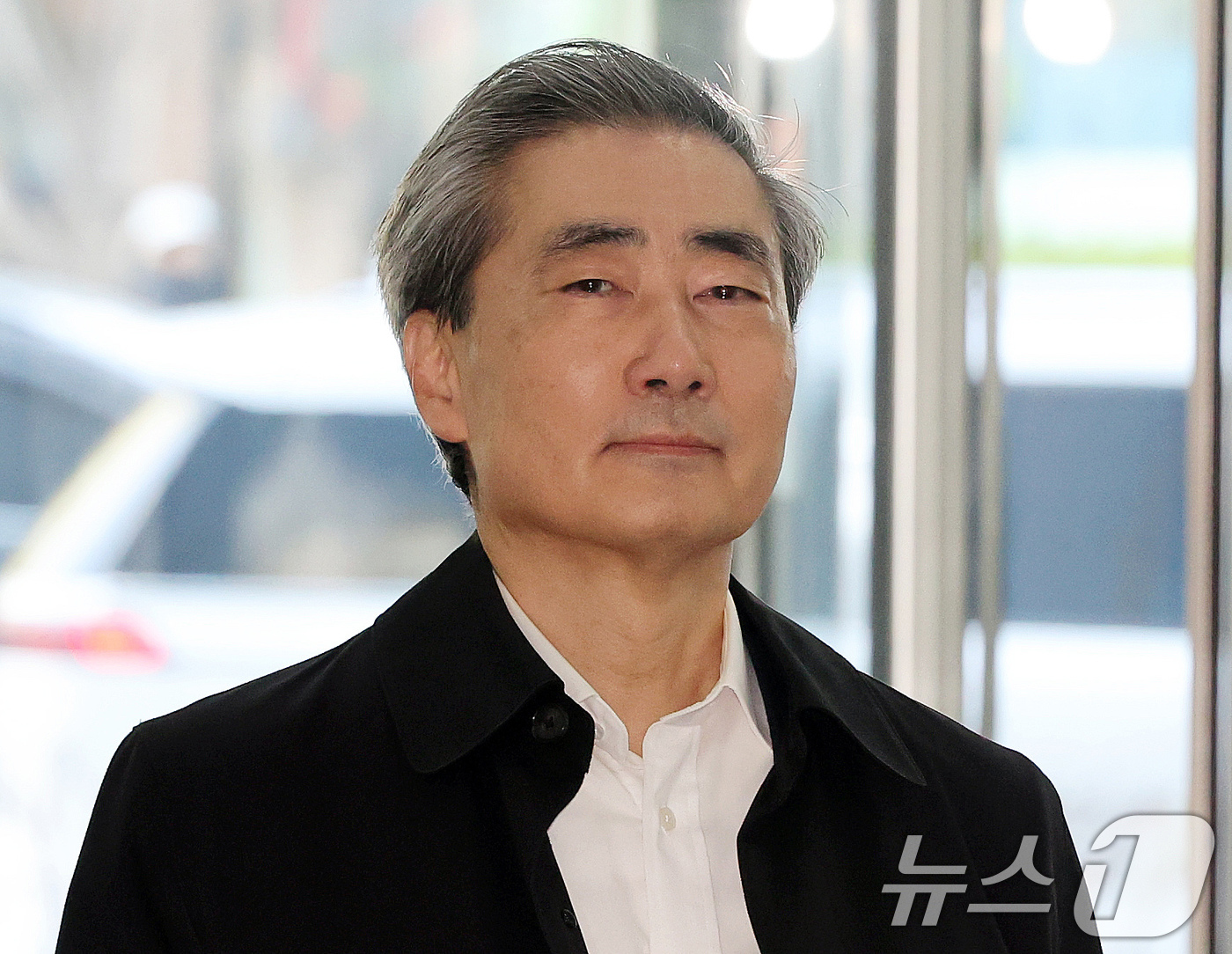 (서울=뉴스1) 황기선 기자 = 신현송 한국은행 총재 후보자가 8일 오전 서울시 중구 한화금융플라자에 마련된 청문회 준비 사무실로 출근하고 있다.  2026.4.8/뉴스1