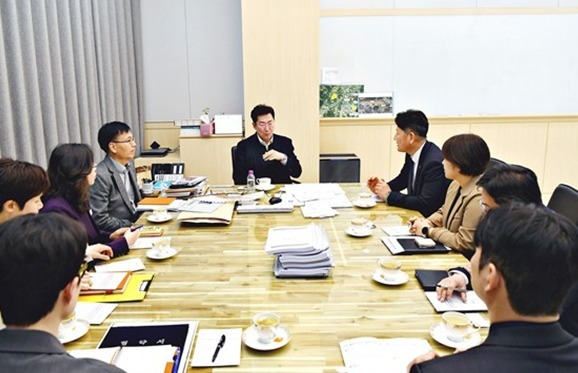 '임시주차장 2곳 확보'…원주시, 화물차 밤샘 주차 손본다