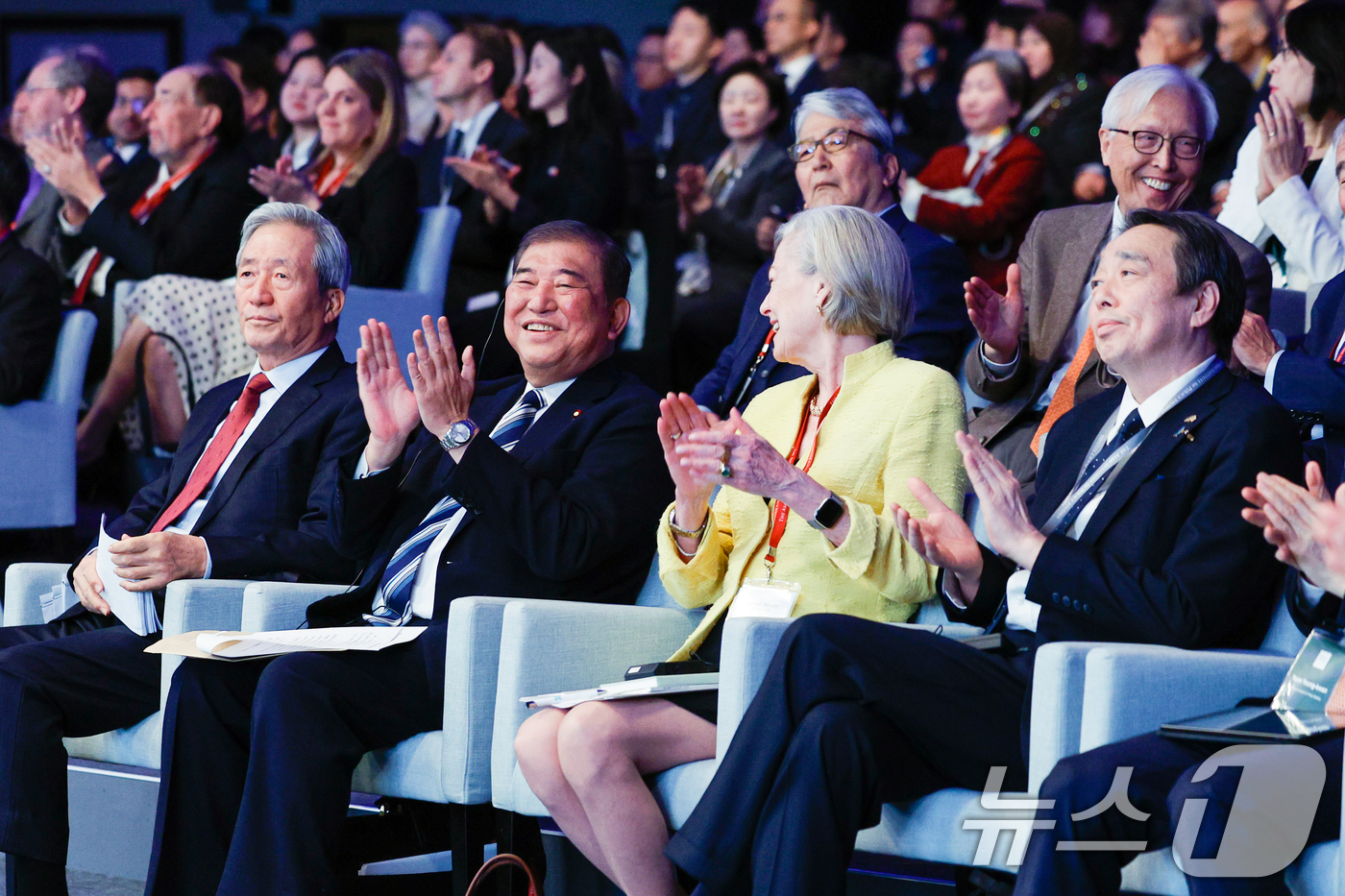 (서울=뉴스1) 안은나 기자 = 이시바 시게루 전 일본 총리가 8일 오전 서울 용산구 그랜드 하얏트에서 열린 아산 플래넘(Asan Plenum) 2026 개회식에 참석해 영상을 시 …