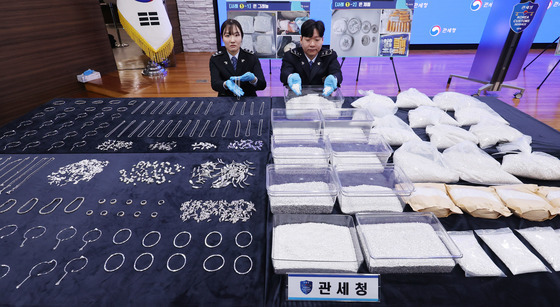 은값 폭등에 은 밀수 급증