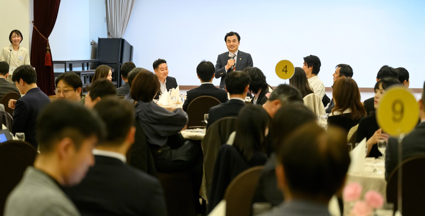 본문 이미지 - 안규백 국방부 장관이 7일 서울 용산구 국방컨벤션에서 국방부 출입기자단과 간담회를 진행하고 있다.(국방부 제공)