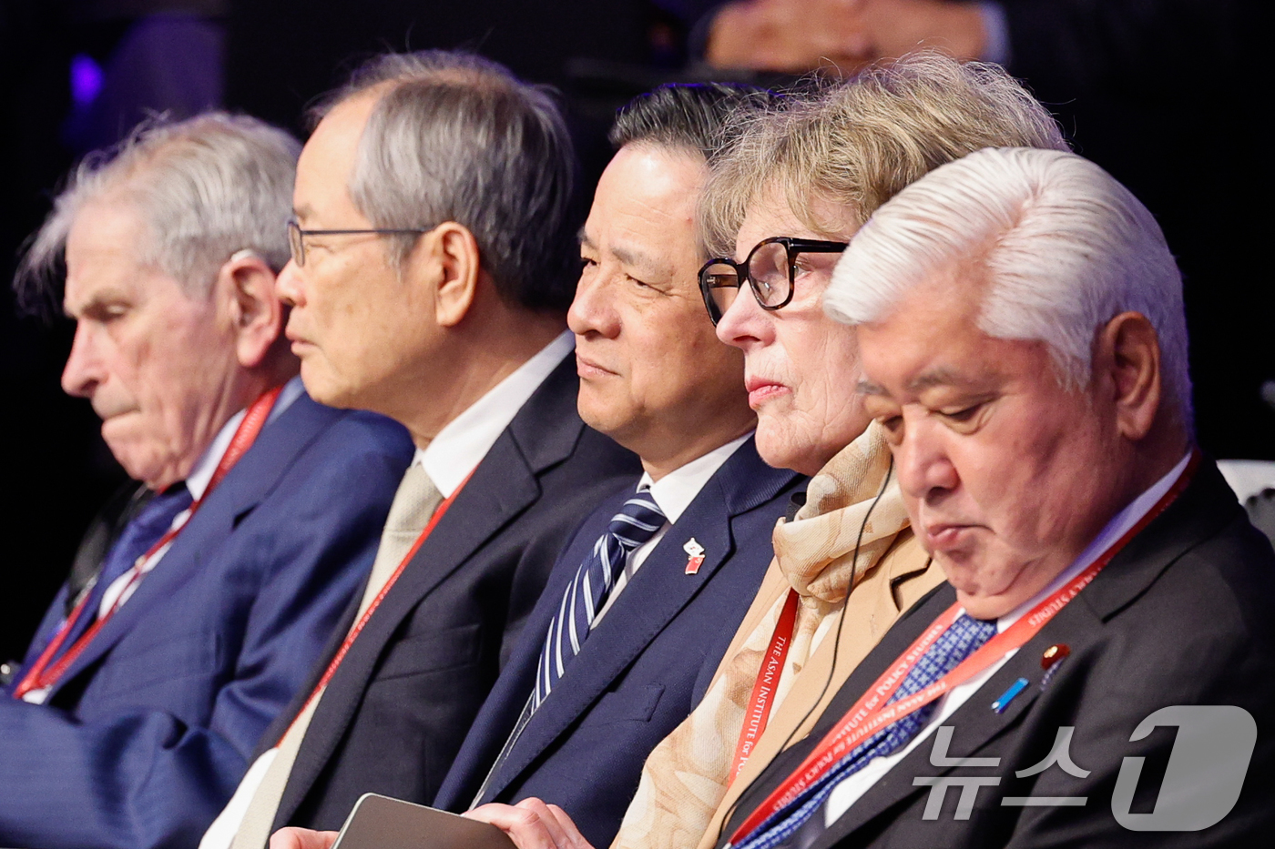 (서울=뉴스1) 안은나 기자 = 다이빙 주한중국대사(가운데)가 8일 오전 서울 용산구 그랜드 하얏트에서 열린 아산 플래넘(Asan Plenum) 2026 개회식에 참석해 정몽준 아 …