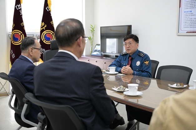 "사회적 약자 최우선 보호"…김호승 충남경찰청장, 대한노인회 방문