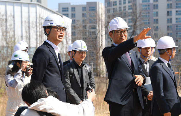 재경차관 "유휴 국유재산 활용 주택공급 총력"…군부지 현장 방문