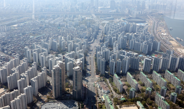 서울 아파트값 0.10%↑…62주 상승 속 강남3구 하락세