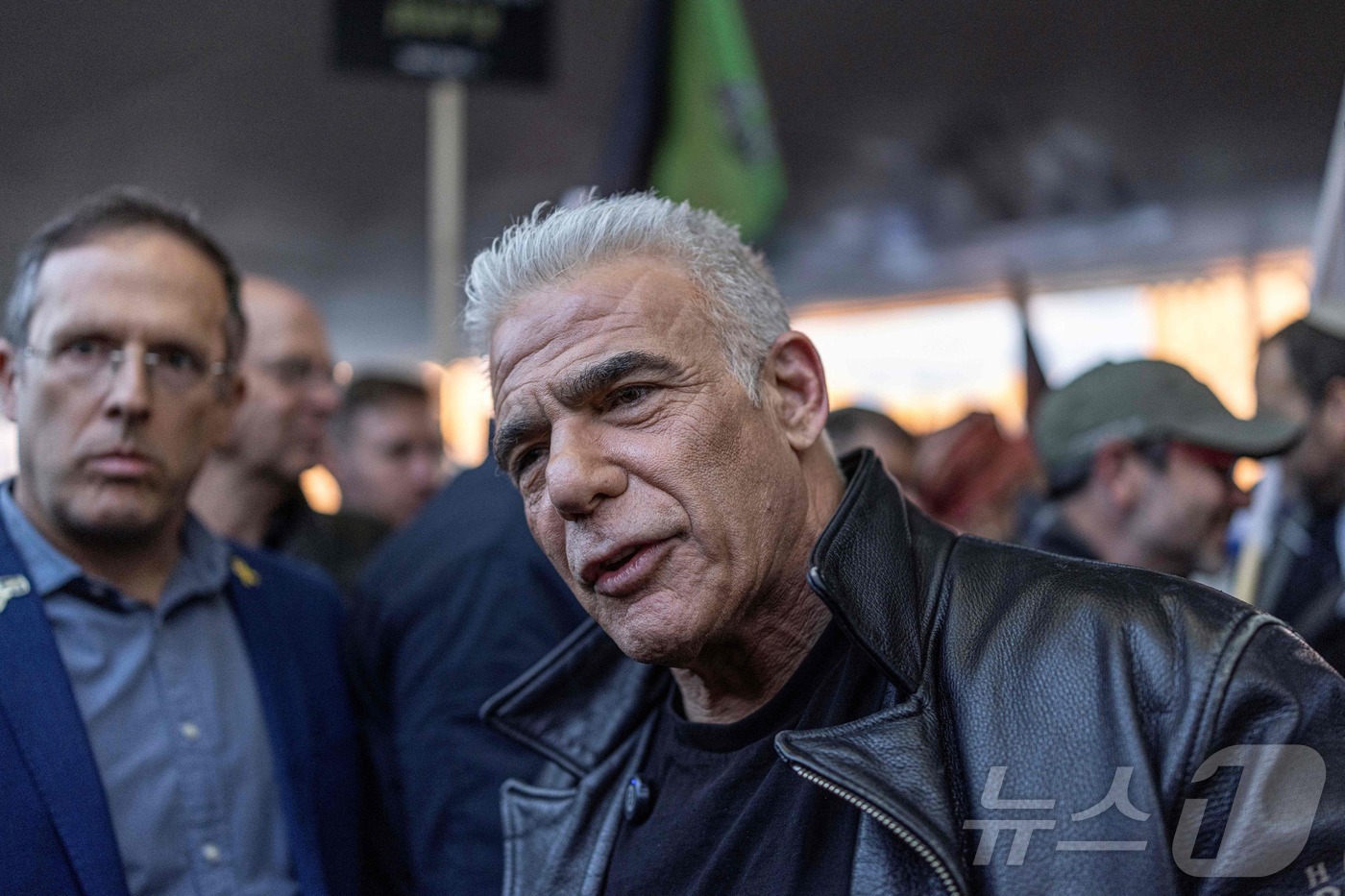 (예루살렘 AFP=뉴스1) 김경민 기자 = 이스라엘 제1야당인 예시아티드의 야이르 라피드 대표가 1월 예루살렘에서 이스라엘군 징병을 지지하고 초정통파 유대인의 군 복무를 촉구하는 …