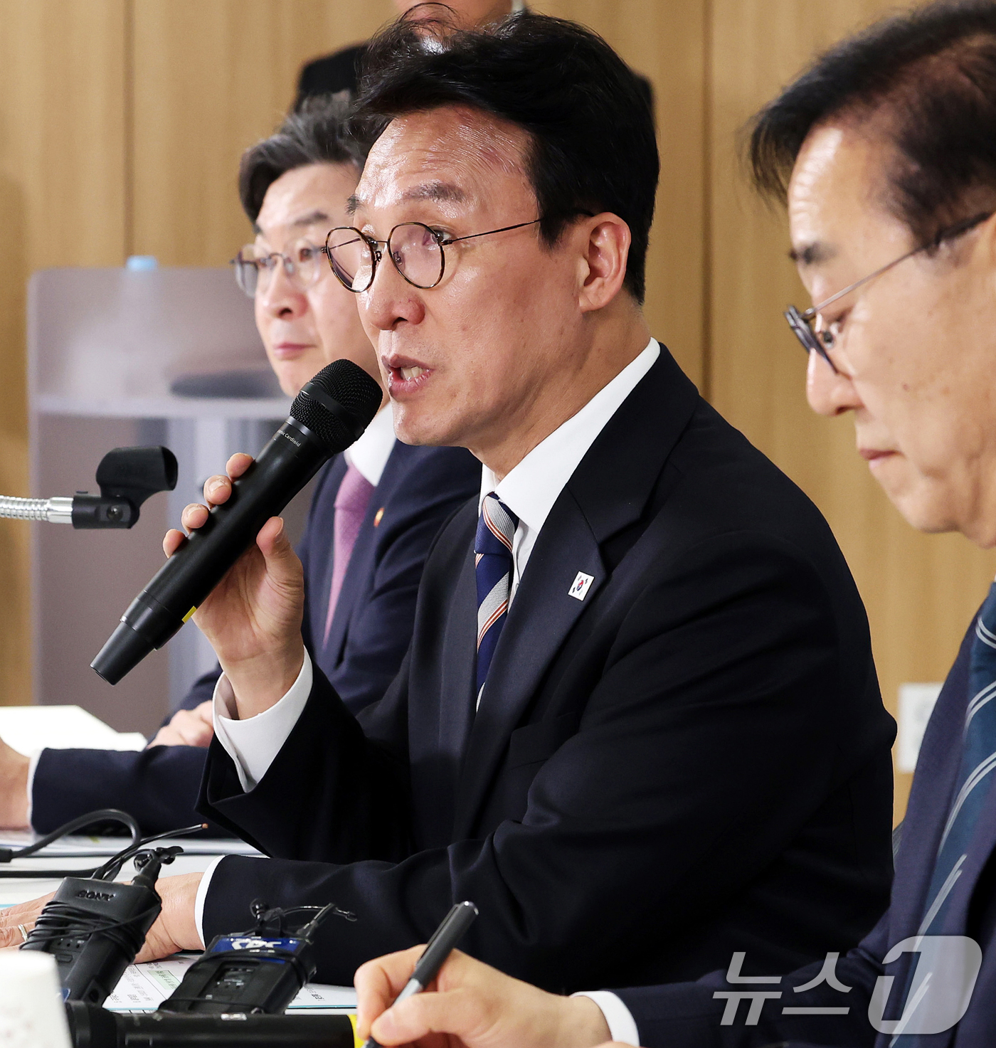 (서울=뉴스1) 오대일 기자 = 김민석 국무총리가 8일 오후 서울 중구 국토발전전시관에서 열린 정부·건설·금융업계, 중동상황 대응 합동 간담회에서 모두발언을 하고 있다. (공동취재 …