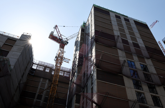 나프타 쇼크에 공사장 자잿값 줄인상