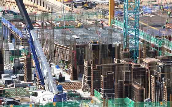 金총리 "건설업 대응, 범부처 협력 강화"…중동 리스크 금융지원 논의