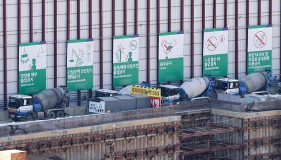 건설현장 핵심 '레미콘' 생산 차질 우려