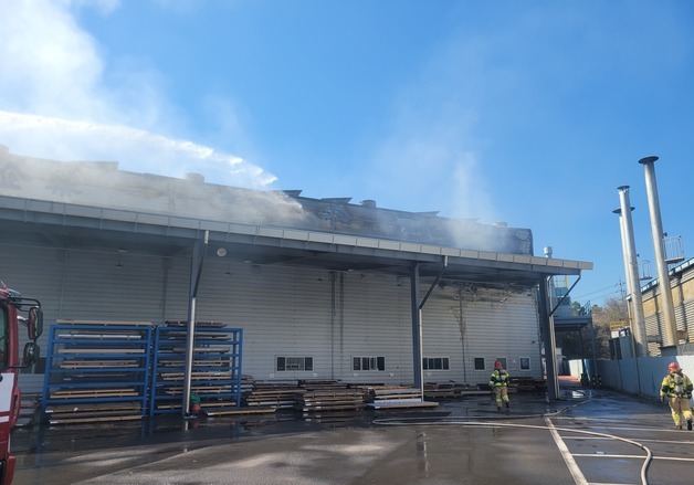 함안 엘리베이터 부품 공장서 불…경상 2명