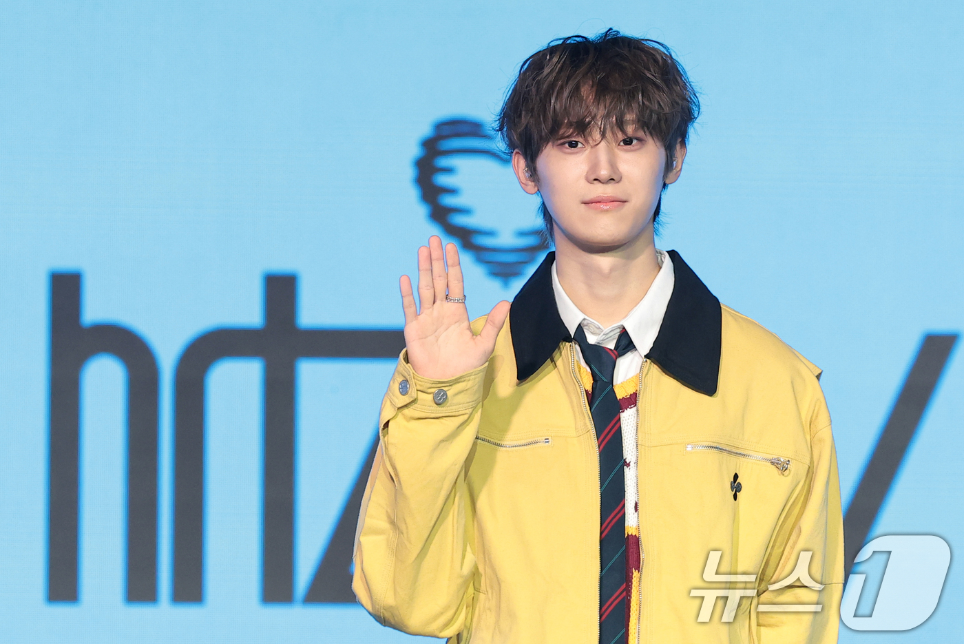 (서울=뉴스1) 권현진 기자 = 밴드 하츠웨이브(hrtz.wav) 윤영준이 8일 서울 마포구 문화비축기지에서 열린 첫 번째 미니앨범 ‘The First Wave(더 퍼스트 웨이브) …