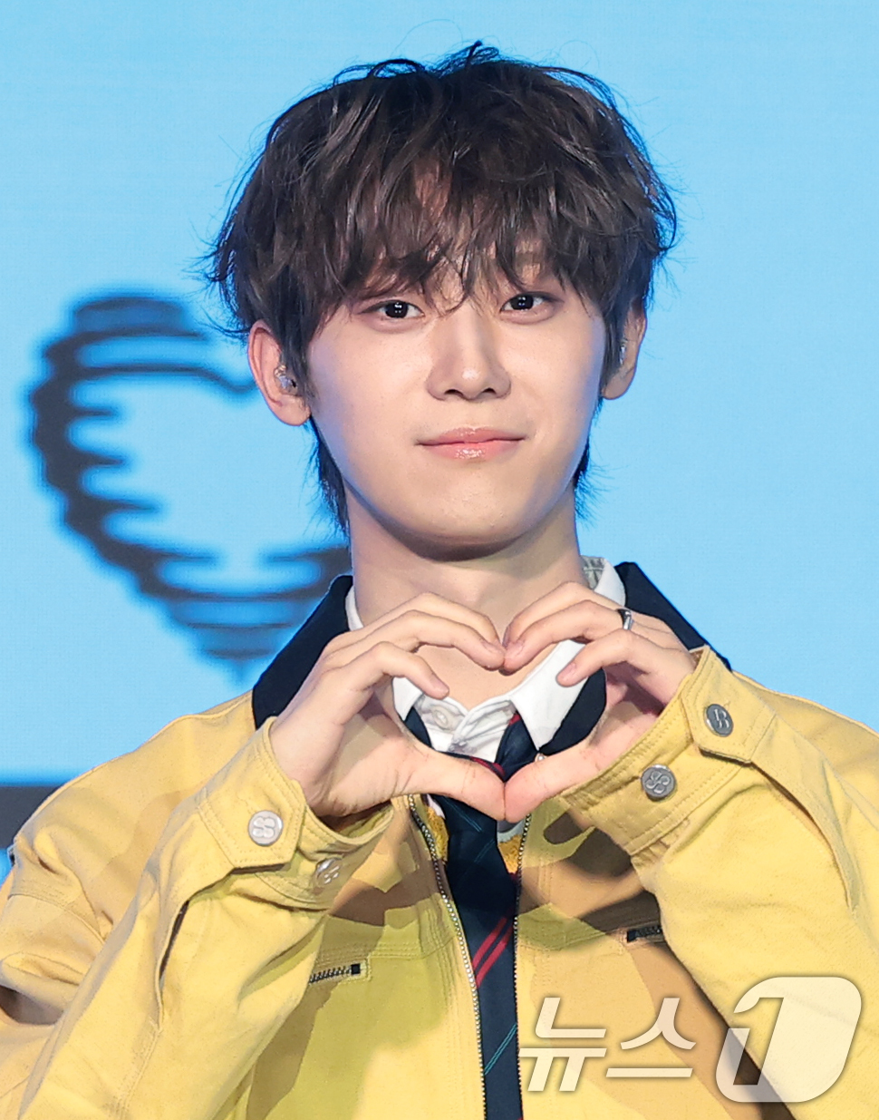 (서울=뉴스1) 권현진 기자 = 밴드 하츠웨이브(hrtz.wav) 윤영준이 8일 서울 마포구 문화비축기지에서 열린 첫 번째 미니앨범 ‘The First Wave(더 퍼스트 웨이브) …