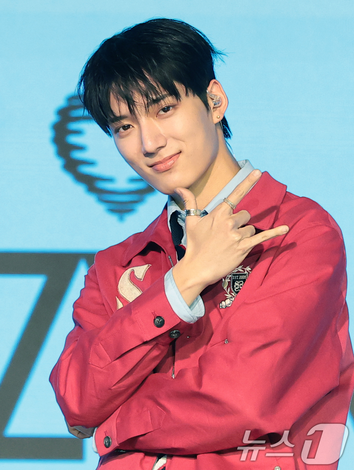 (서울=뉴스1) 권현진 기자 = 밴드 하츠웨이브(hrtz.wav) 데인이 8일 서울 마포구 문화비축기지에서 열린 첫 번째 미니앨범 ‘The First Wave(더 퍼스트 웨이브)’ …