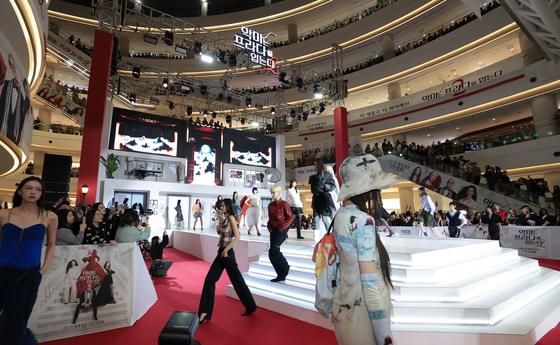 런웨이 서울에 닿다