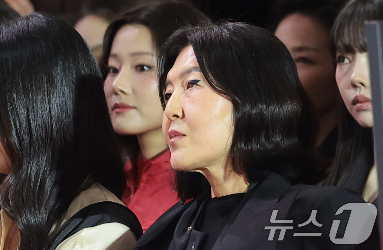 (서울=뉴스1) 권현진 기자 = 스타일리스트 한혜연이 8일 서울 영등포구 타임스퀘어에서 열린 영화 ‘악마는 프라다를 입는다 2’(감독 데이빗 프랭클) 레드카펫 행사에 참석해 즐거운 …