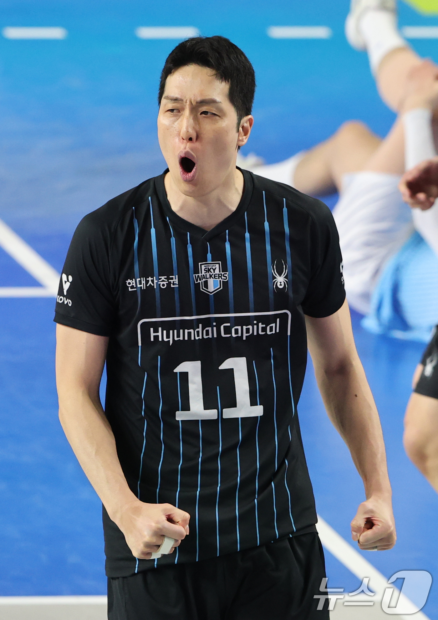 (천안=뉴스1) 김기태 기자 = 8일 충남 천안 유관순체육관에서 열린 프로배구 2025-2026 V리그 남자부 챔피언 결정전 4차전 대한항공과 현대캐피탈의 경기에서 현대캐피탈 최민 …