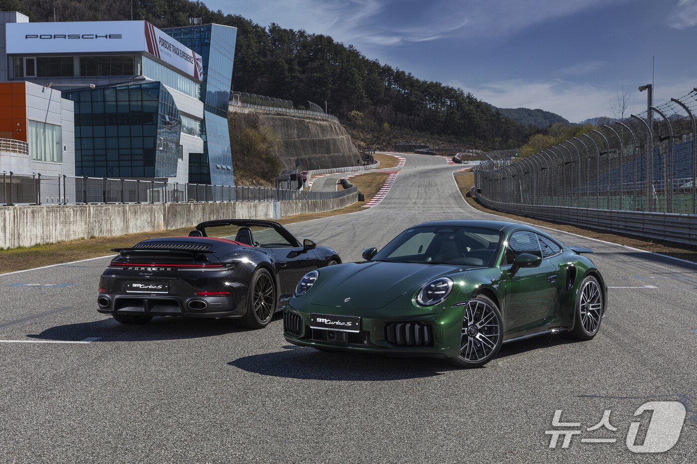 본문 이미지 - 신형 포르쉐 911 터보 S(포르쉐코리아 제공)