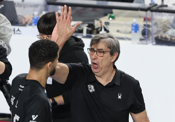 필립블랑 감독,레오 최고야