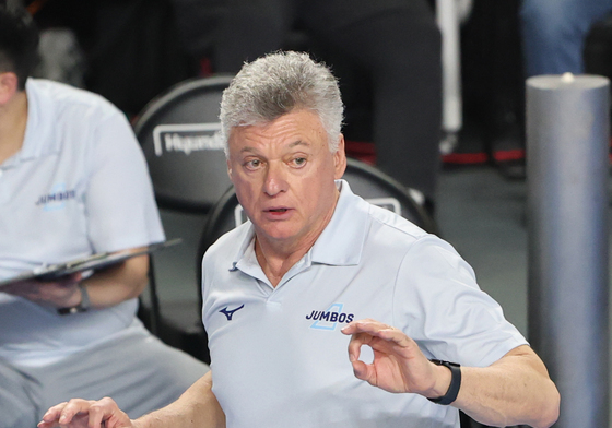 2승 뒤 2패 헤난 대한항공 감독 "다시 집중력 끌어올려야"