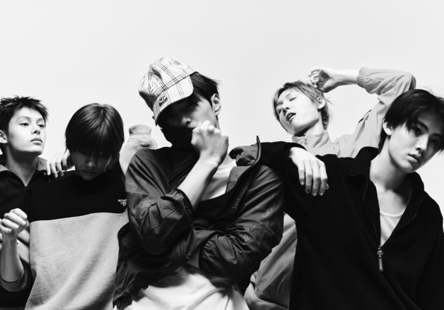 코르티스, 하이브 사옥서 찍은 사복컷…미니 2집 공식 사진 공개