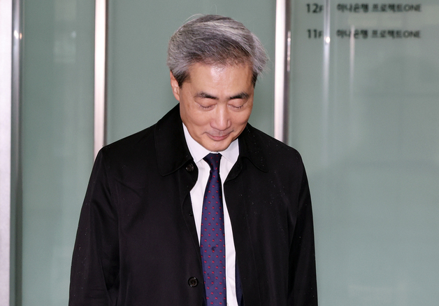 신현송 한은 총재 후보 배우자, 2000년 국적 상실 후 11년간 신고 의무 위반