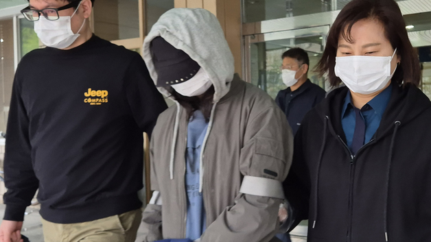 '대구 캐리어 시신 사건' 20대 딸 구속 송치