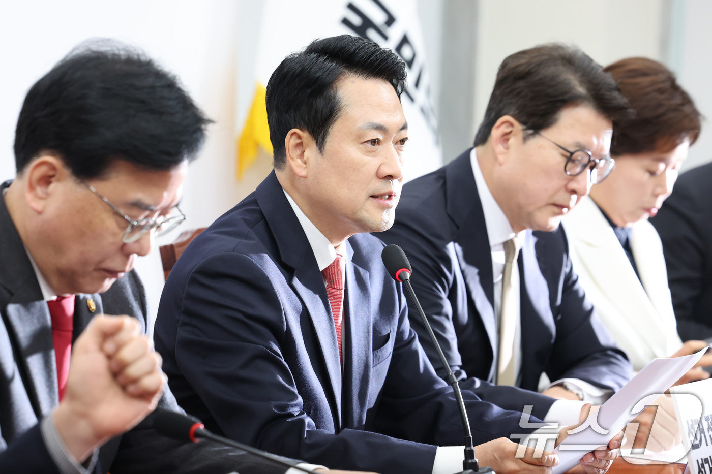 (서울=뉴스1) 신웅수 기자 = 장동혁 국민의힘 대표가 9일 서울 여의도 국회에서 열린 최고위원회의에서 발언하고 있다. 2026.4.9/뉴스1