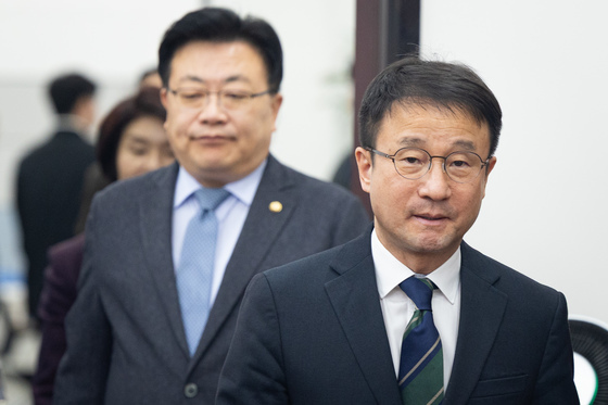 한병도 민주당 원내대표, 정책조정회의 참석