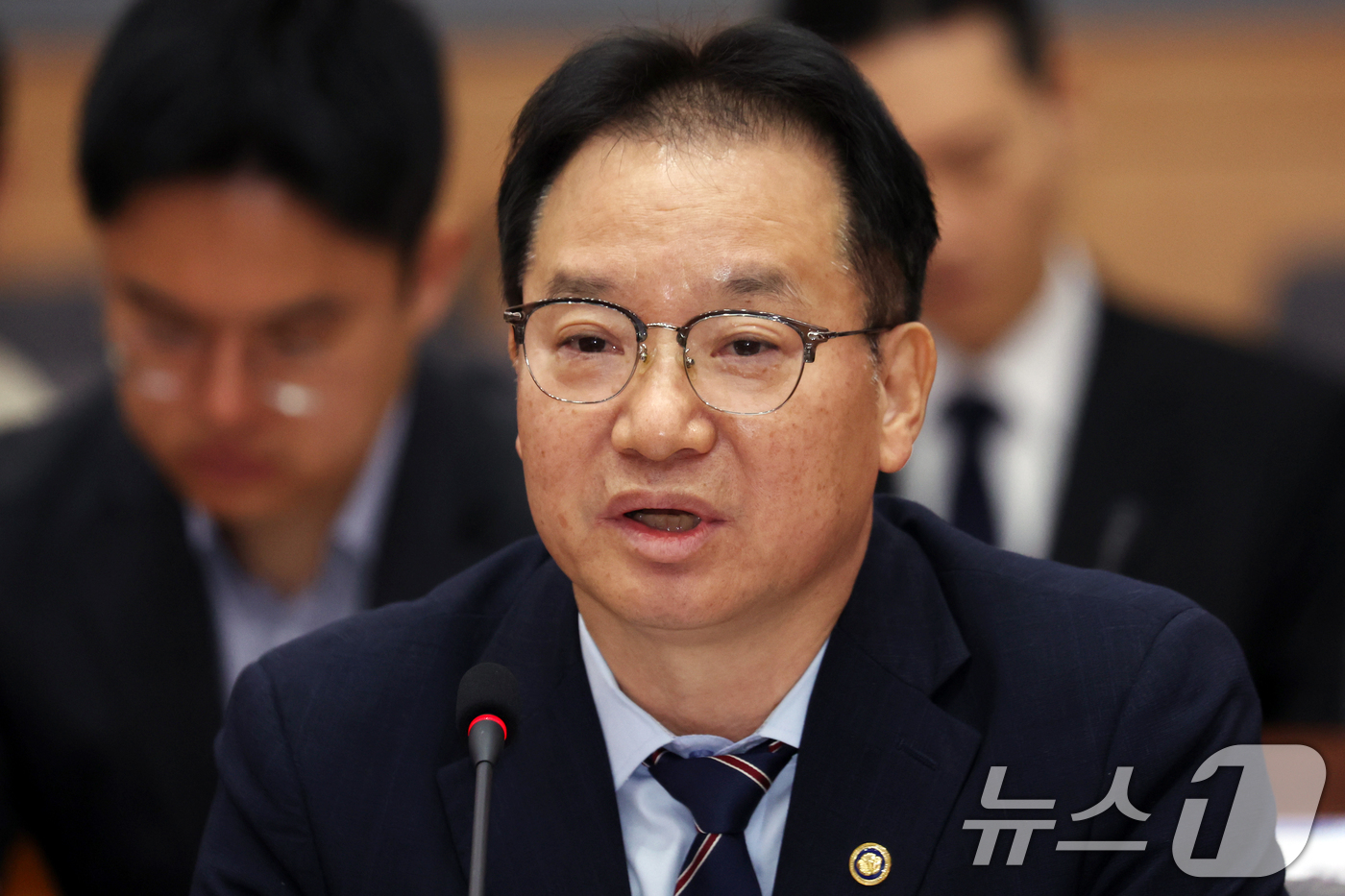 (서울=뉴스1) 김명섭 기자 = 김영수 국무조정실 1차장이 9일 서울 종로구 정부서울청사 별관에서 열린 정부 드론·대드론 통합 TF 제2차 전체회의에서 모두 발언을 하고 있다. 이 …