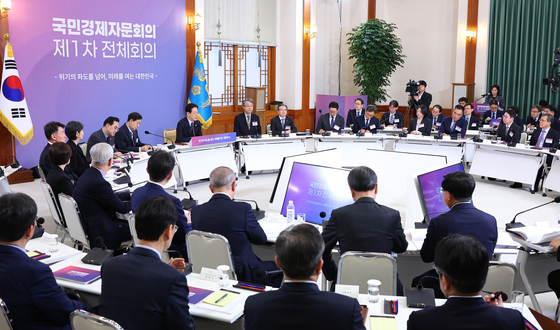 국민경제자문회의 "전쟁 장기화 예상…설계수명 종료 원전 계속 운전해야"